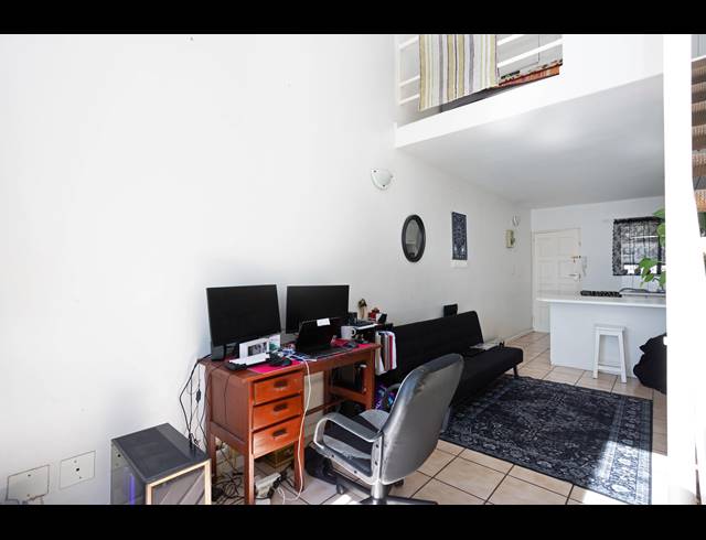 1 BEDROOM APARTMENT TO LET IN KENILWORTH